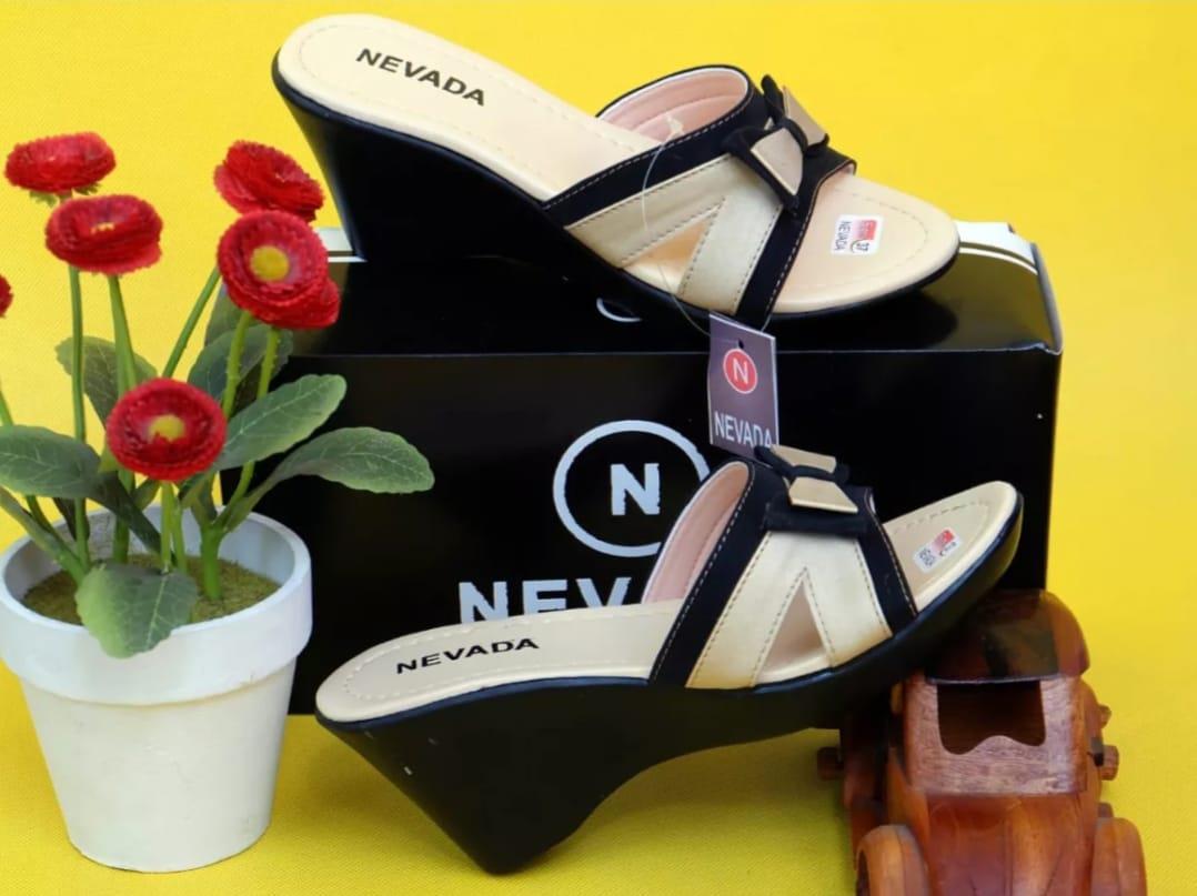 Sandal wedges wanita terbaru 2022 kekinian