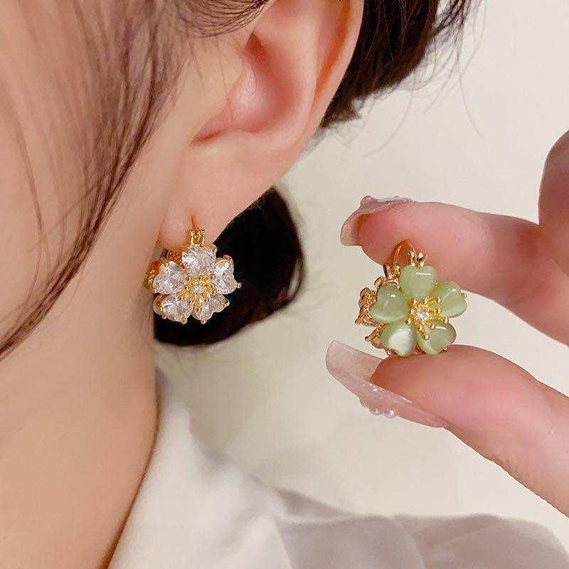 (Beli 2 dapat bonus) A20 Anting bunga manis titanium original