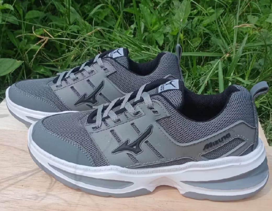 Sneakers hitam pria wanita terbaru sepatu hitam putih keren sepatu olahraga pria wanita sepatu lari pria wanitasepatu sekolah pria wanita sepatu senam wanita
