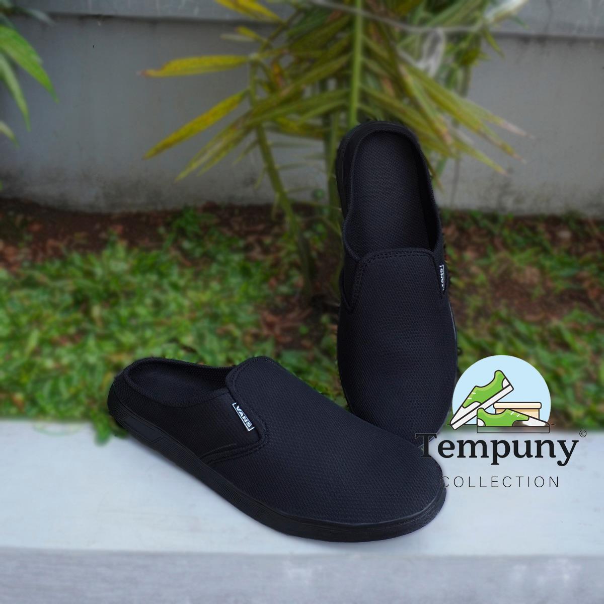 Tempuny Collection - Sepatu Slip On Hitam Casual Keren