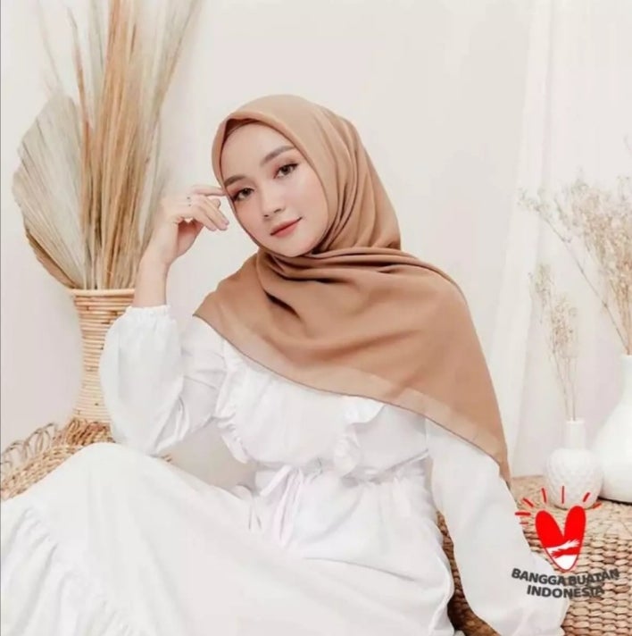 Hijab Segiempat Bella Square Polos Warna Terlengkap / Jilbab Bela Square Polos Kerudung Segi Empat Jilbab Terbaru murah dan Terjangkau