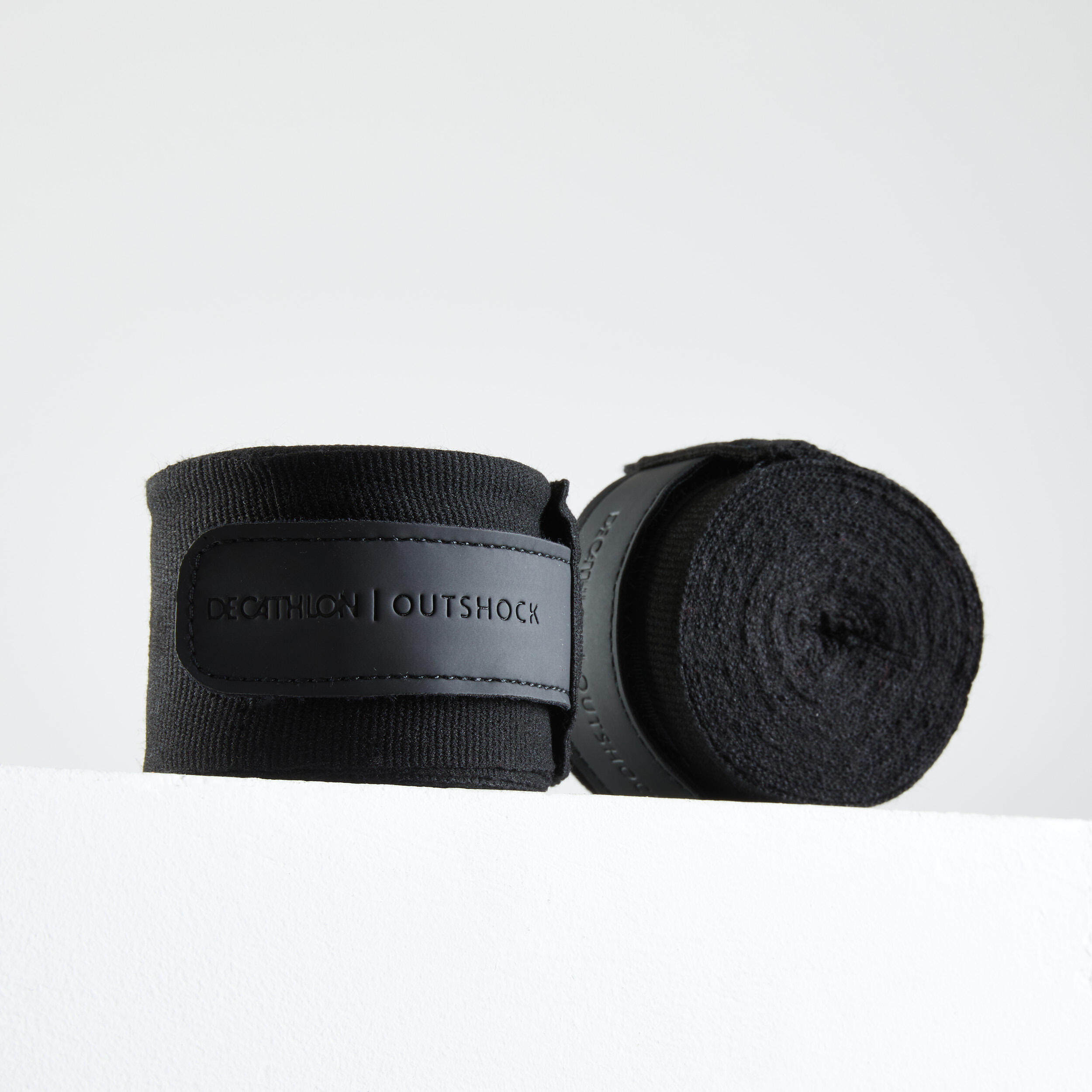 Decathlon Boxing Wraps 4M - Black Outshock