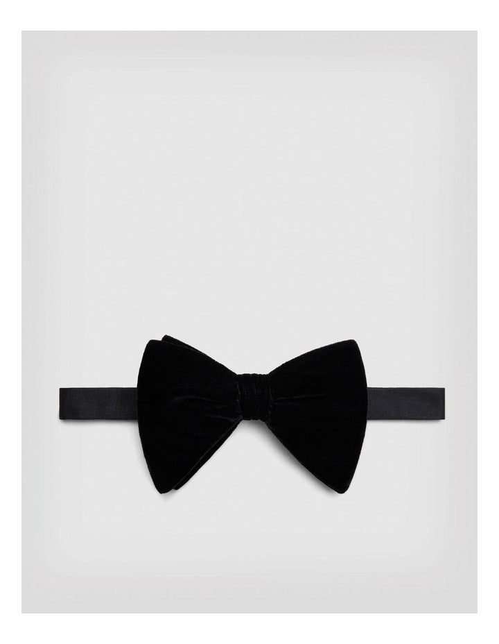 Politix Large Black Velvet Bow Tie in Black