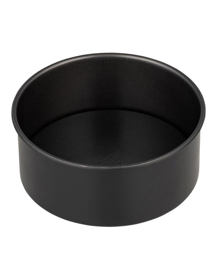 Maxwell & Williams BakerMaker Non-Stick Loose Base Round Cake Pan 18cm in Black
