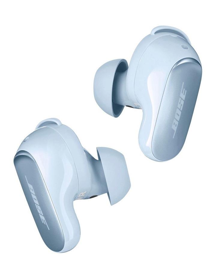 BOSE Quiet Comfort Ultra Earbuds in Moonstone Blue
