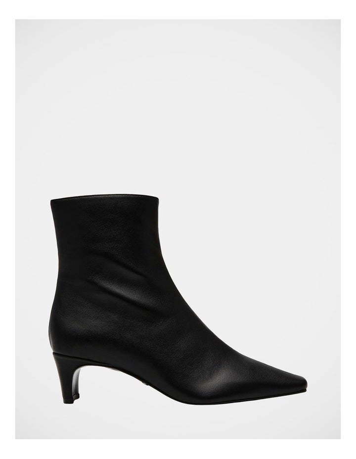 Steve Madden Expel Boots in Black 7