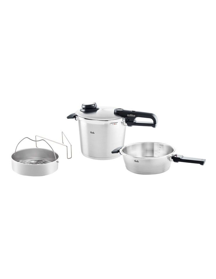 Fissler Vitavit Premium Perforated Insert, Pressure Cooker 22cm/6.0L And Skillet 22cm/2.5L in Silver