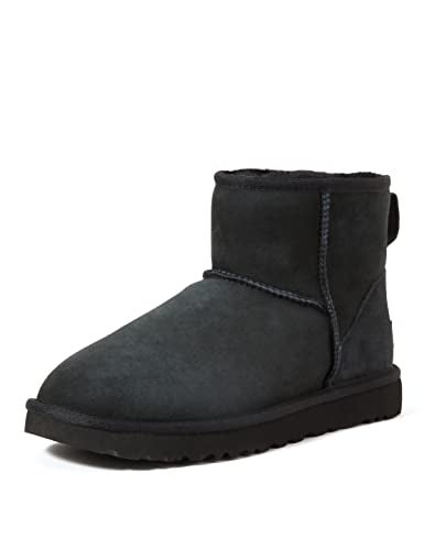 UGG Women's Classic Mini II Winter Boot black Size: 7 B(M) US