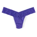 hanky panky Signature Lace Low Rise Thong (4911P),One Size,Wild Violet
