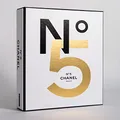 Chanel N° 5: Zweibaendige Prachtausgabe in edler Schmuckkassette