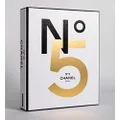 Chanel N° 5: Zweibaendige Prachtausgabe in edler Schmuckkassette