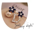 Korea Style Earrings ?D? Word Shape With Blue & White Color