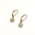 Dainty diamant� flower earrings