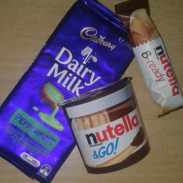 Combo nutella dan Cadbury