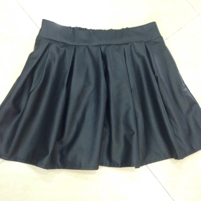 Black skirt