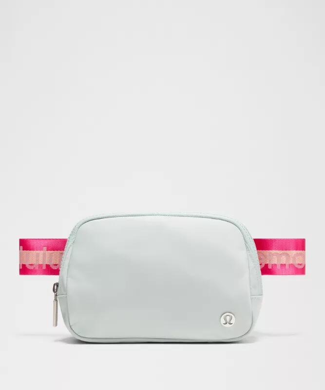 Everywhere Belt Bag 1L Wordmark Size 1L *Wordmark