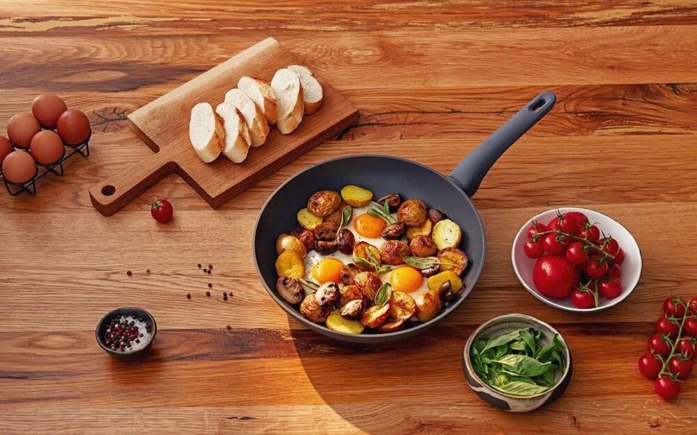 Resto Kitchenware Cas Frypan 24/26/28cm (Free Knife Set)