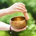 Tibetan Singing Bowl Set � Meditation Sound Bowl Handcrafted in Nepal for Healing and Mindfulness (diameter 14cm)