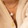 Monica Vinader Nura baroque pearl pendant charm - Gold