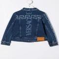 Versace Kids greco-print buttoned denim jacket - Blue
