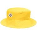 Moncler logo-patch bucklet hat - Yellow