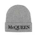 Alexander McQueen embroidered-logo ribbed beanie - Grey