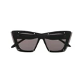 Alexander McQueen stud-detail cat-eye sunglasses - Black