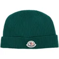 Moncler logo-patch ribbed-knit beanie - Green