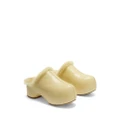 Jil Sander shearling-lined clogs - Yellow