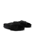 Jil Sander crossover-strap fur slides - Black