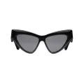 Gucci Eyewear logo-embossed cat-eye sunglasses - Black