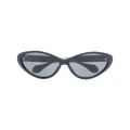 Gucci Eyewear cat-eye frame sunglasses - Black