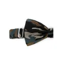 Karl Lagerfeld camouflage-print silk bow tie - Green