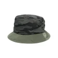 Mackintosh colour-block camouflage bucket hat - Green