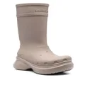 Balenciaga x Crocs logo-embossed boots - Neutrals