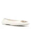 Tory Burch logo-plaque ballerina shoes - Neutrals