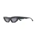 Kuboraum cat-eye frame sunglasses - Black