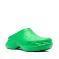 Balenciaga x Crocs logo-embossed platform mules - Green