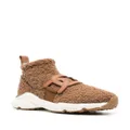Tod's shearling logo-plaque sneakers - Brown