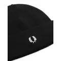 Fred Perry logo-embroidered knitted beanie - Black