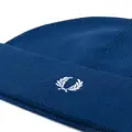 Fred Perry logo-embroidered ribbed-knit beanie - Blue