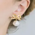 Jennifer Behr Khloe pearl drop earrings - Gold