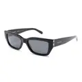 Ferragamo butterfly-frame sunglasses - Black