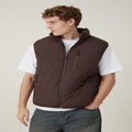 Cotton On Men - Recycled Puffer Spray Vest - Cigar brown