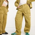 Reclaimed Vintage unisex baggy carpenter pants in khaki (part of a set)-Green