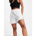 PIECES frill hem shorts in white-Blue