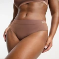 ellesse seamfree bralet and high waisted thong in brown