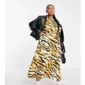 Pieces Curve exclusive maxi dress in tiger print-Orange