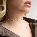 DesignB London Curve heart shaped pearl choker necklace in gold