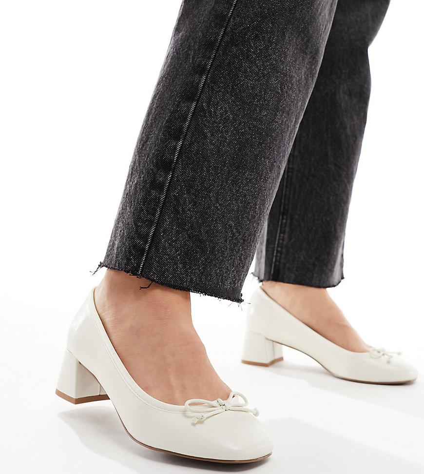 ASOS DESIGN Wide Fit Steffie bow detail mid block heeled shoes in white